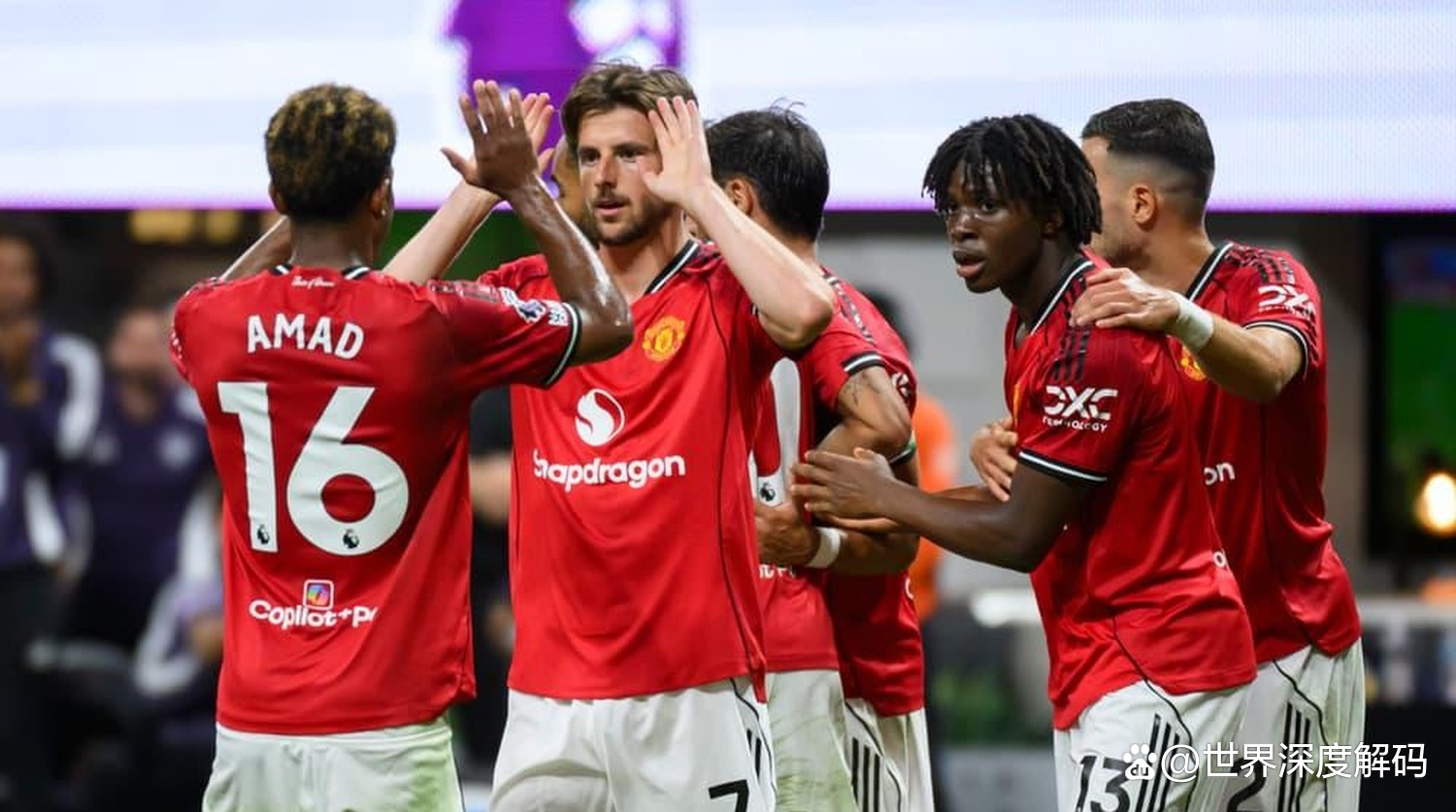 爱游戏体育下载 -曼联迎亚冠关键赛，转会期手感冰凉，悬念犹存，球队文化再被提及(曼联球场图片)