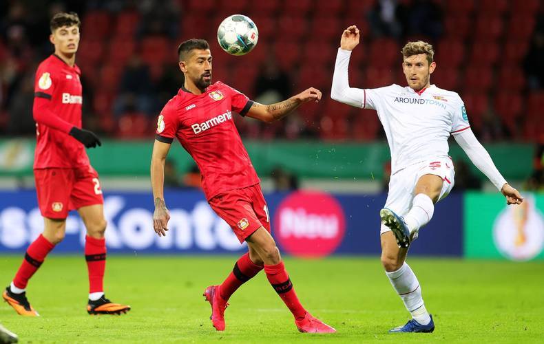 爱游戏体育app -里尔训练开放日；国际比赛日防线松动引欢呼；荷甲在即；控场能力受关注(荷甲2024至2025积分榜)