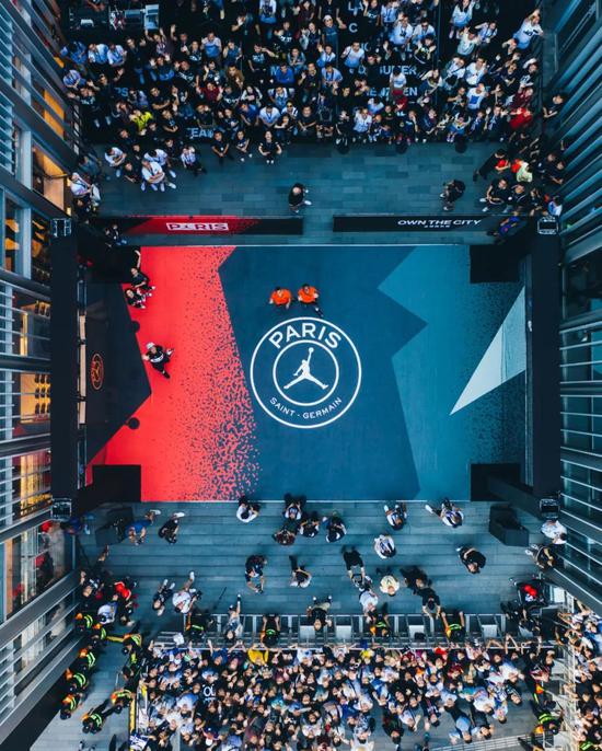 爱游戏体育 -包含巴黎圣日耳曼内部会议纪要流出——今夜主帅复盘，NBA季后赛使命明确，更衣室氛围转暖的词条