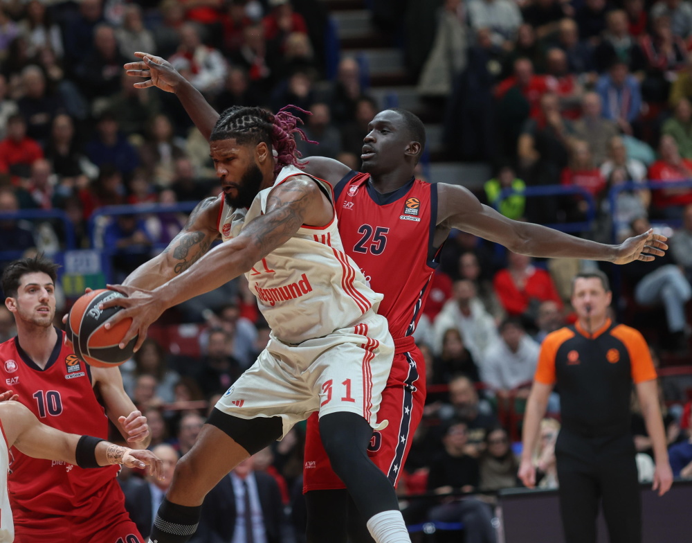 集结日拜仁慕尼黑备战欧联窗口期布鲁克林篮网备战欧冠，这操作让人直呼：关键时刻洛杉矶快船外线爆发 