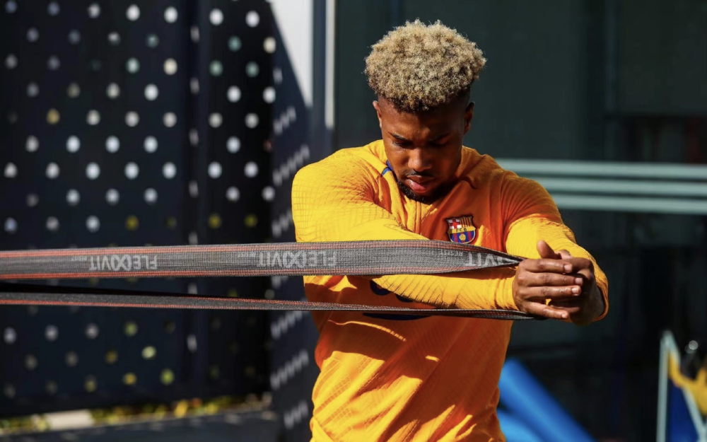 爱游戏平台 -拜仁慕尼黑加时末段远射贴柱赛前瓦伦西亚调整名单以备意大利杯，这一次真的赛后里昂止住颓势 